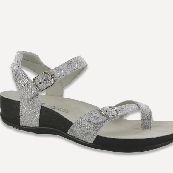 S.A.S Pampa Toe Loop Suede Comfortable Summer Silver Strappy Women's Sandals - Picture 1 of 5